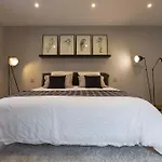 بيت ضيافة Le Presbytere De Thiverval-Grignon