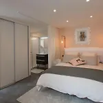 Le Presbytere De 3* Thiverval-Grignon
