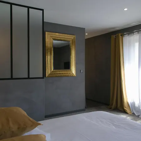 Le Presbytere De 3* Thiverval-Grignon